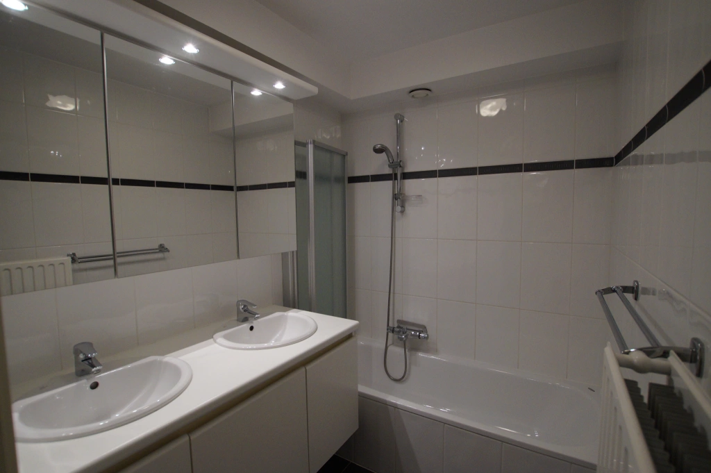 Appartement à MAJESTIC / 9C