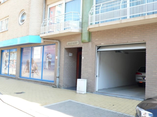 Appartement à Beach Palace / 0401 + GARAGE