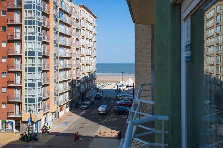 Appartement à Beach Palace / 0401 + GARAGE