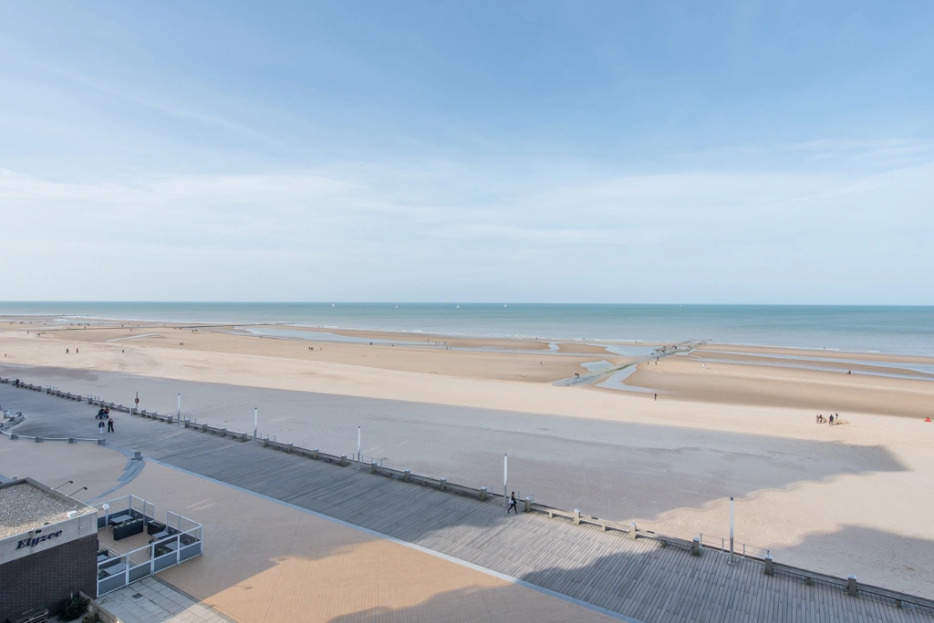 Appartement à Beach Palace / 0401 + GARAGE