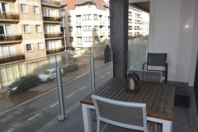 Appartement à QUEENS AVENUE / 0203