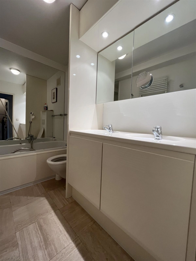 Appartement à RIVIERA / 0201