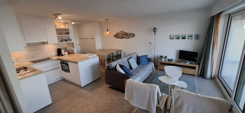 Appartement magnifiquement rénové avec vue sur la mer très calme à La Panne