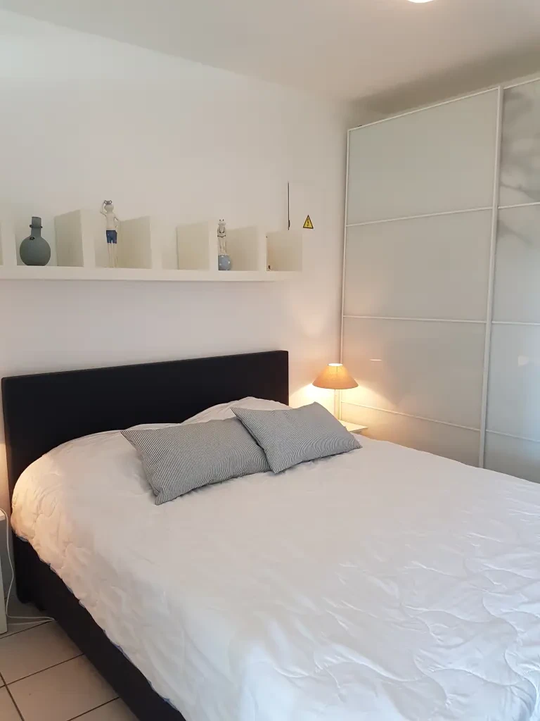 Nieuwpoort-Plage : joli appartement avec grande terrasse ensoleillée.