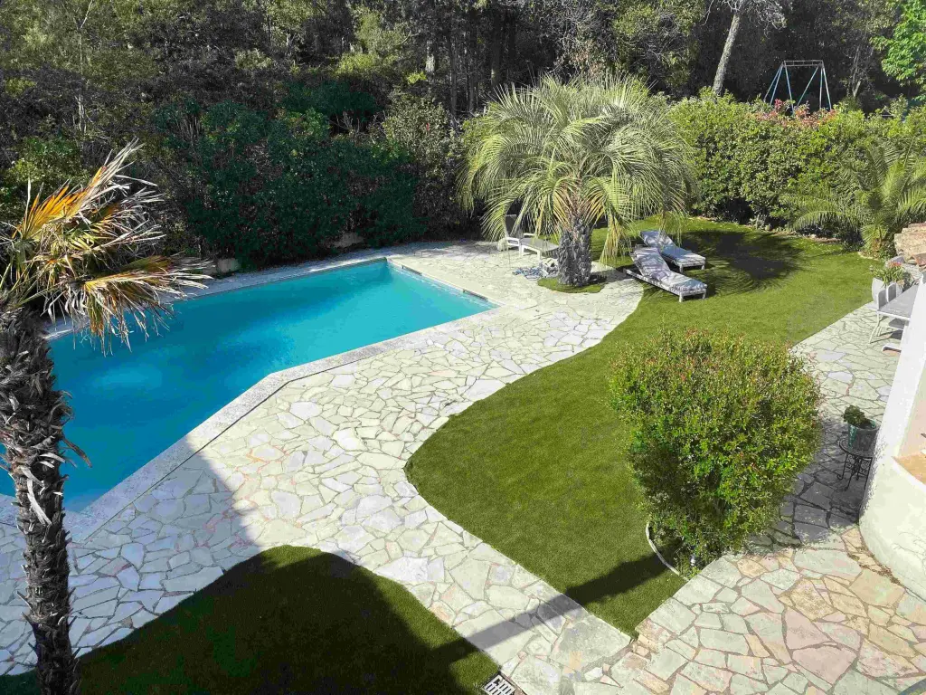 Saint Raphael - villa meublée avec piscine chauffée - location mensuelle (8mois)