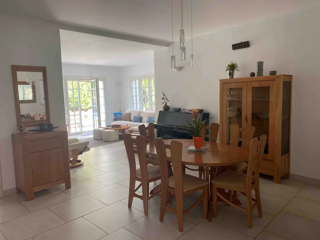 Saint Raphael - villa meublée avec piscine chauffée - location mensuelle (8mois)