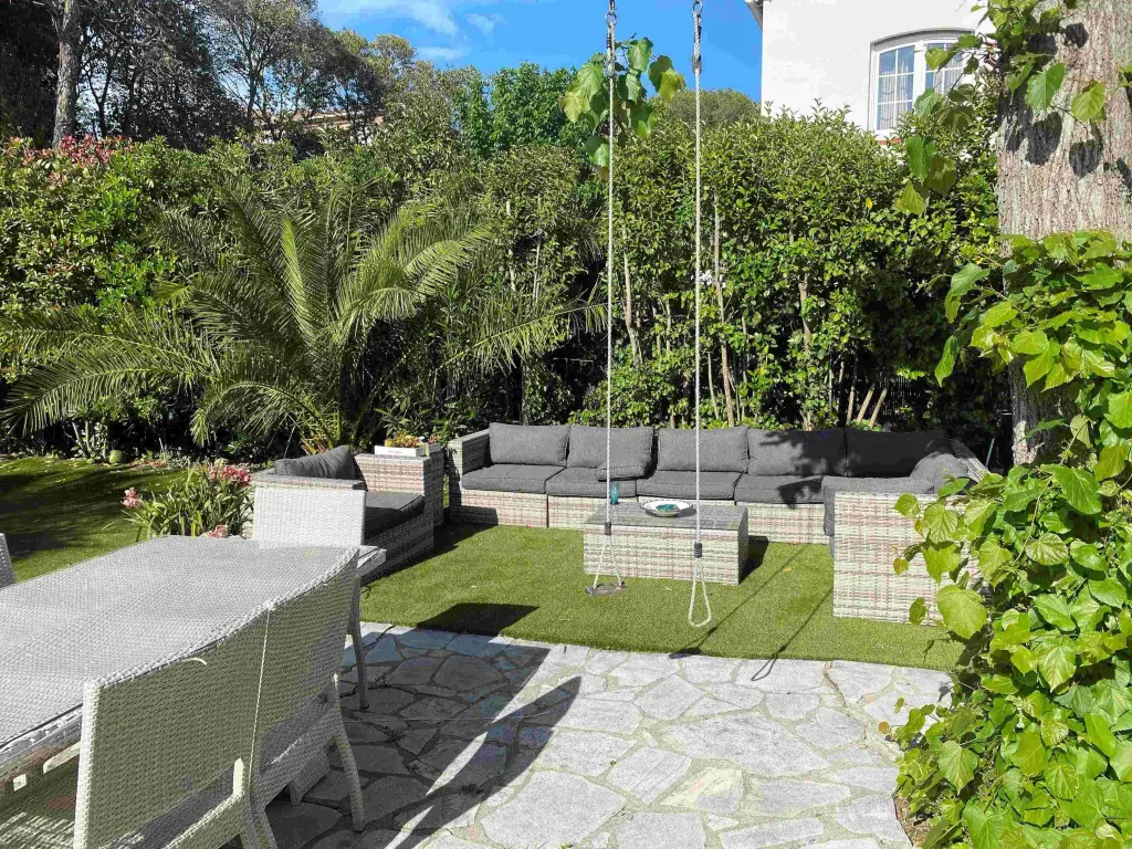 Saint Raphael - villa meublée avec piscine chauffée - location mensuelle (8mois)