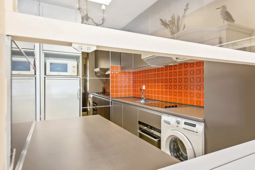 à LOUER Appartement 3 chambres- belle vue latérale sur mer 