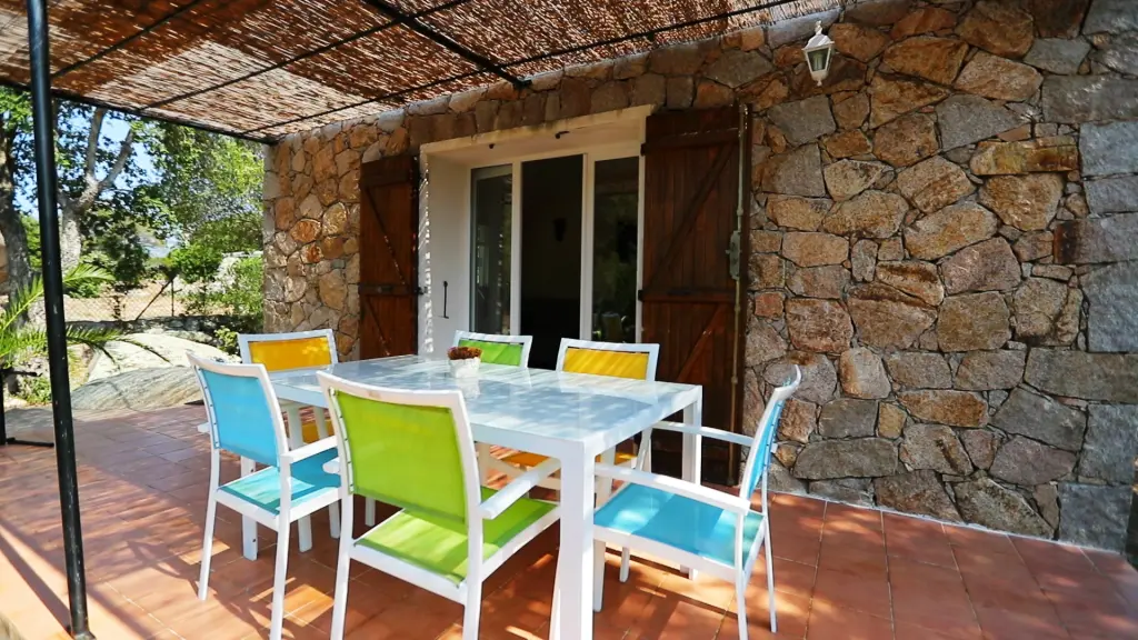 Villas tout confort avec piscine 5km de la plage de Santa Giliua 10km sud Porto Vecchio