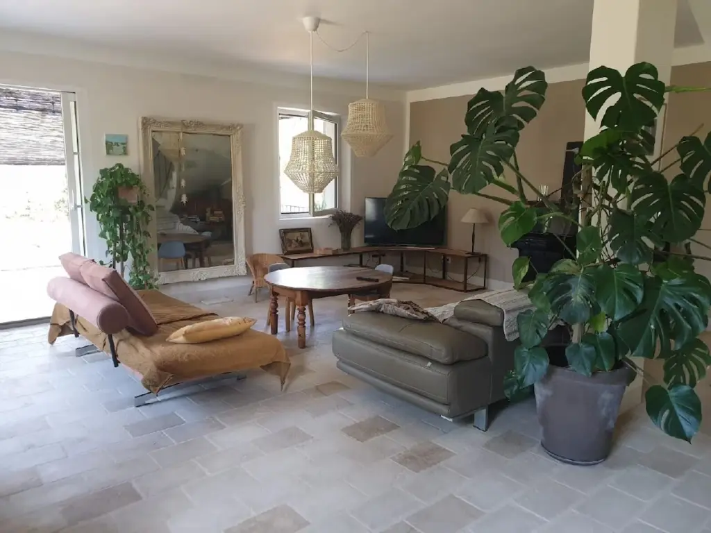 Entre Luberon et Alpilles, mas provençal dans son oliveraie et sa piscine privée