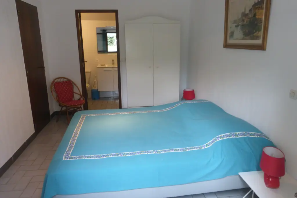 Côte d'Azur - ROQUEBRUNE SUR ARGENS  villa familiale spacieuse et confortable avec PISCINE et AIRCO