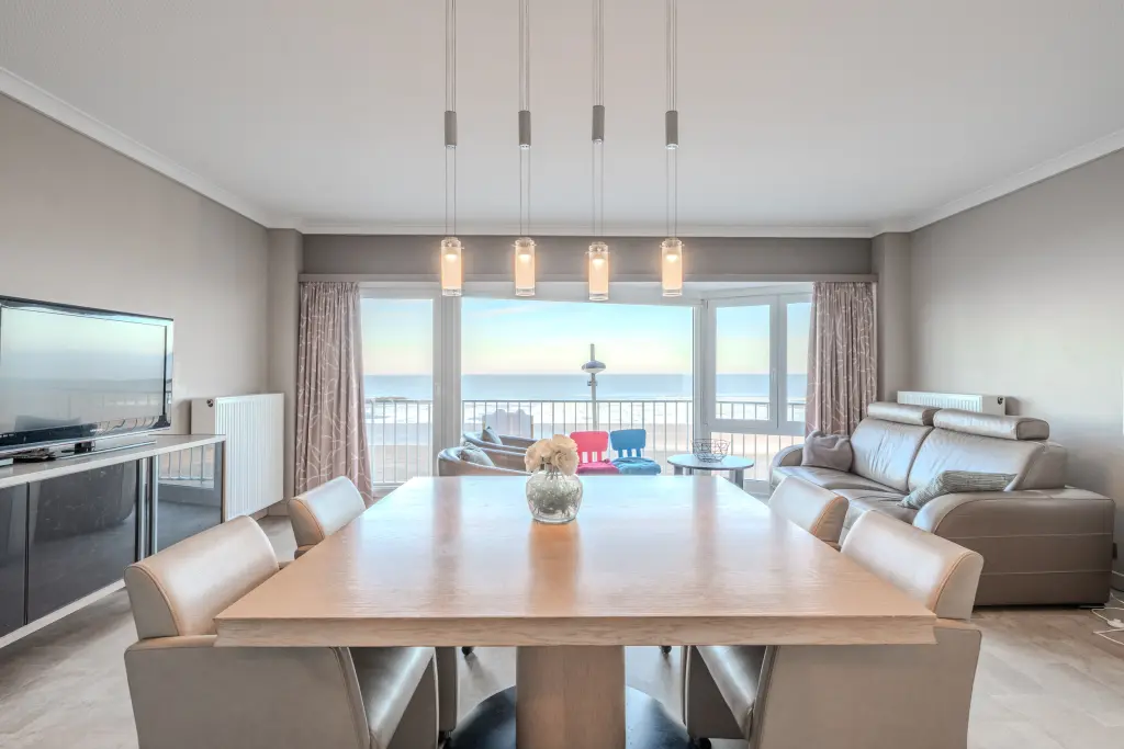 Mooi appartement met zeezicht en strandcabine nabij het casino