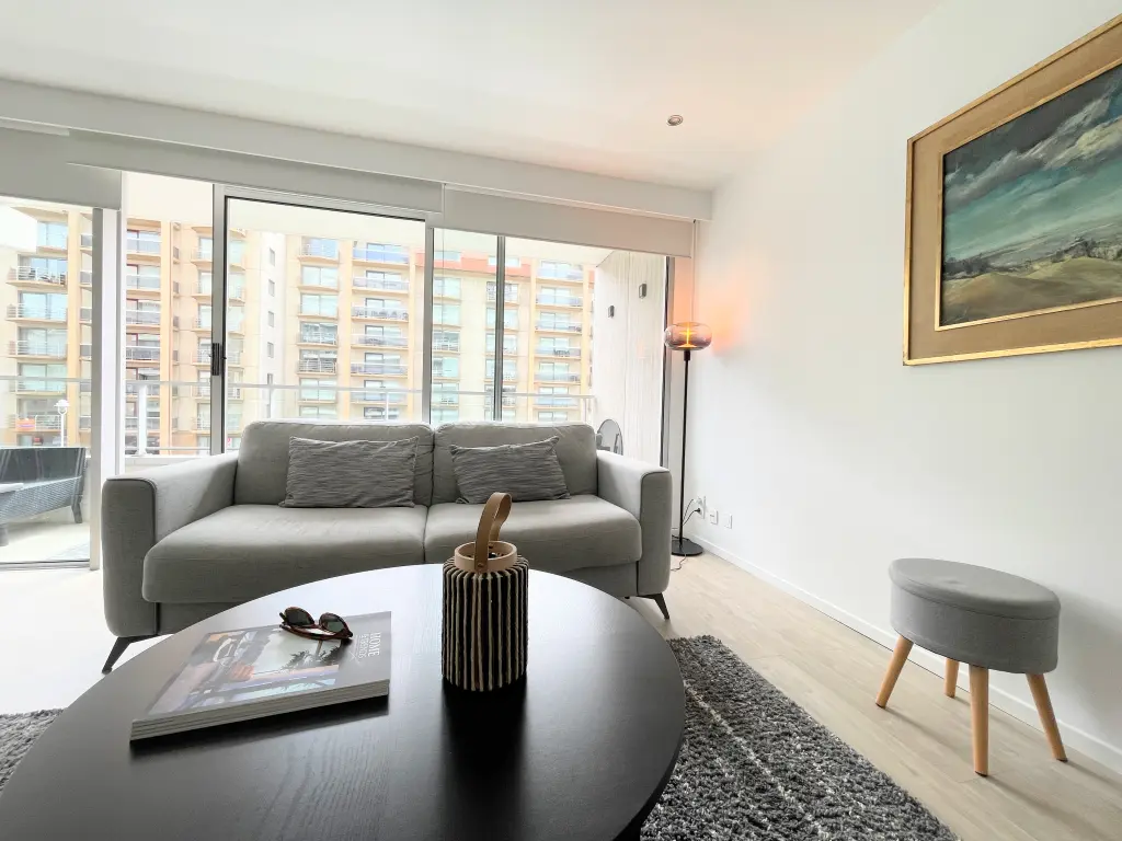 Plage:Appartement de standing avec terrasse 1 chambre à 200 m de la plage et de ses commerces
