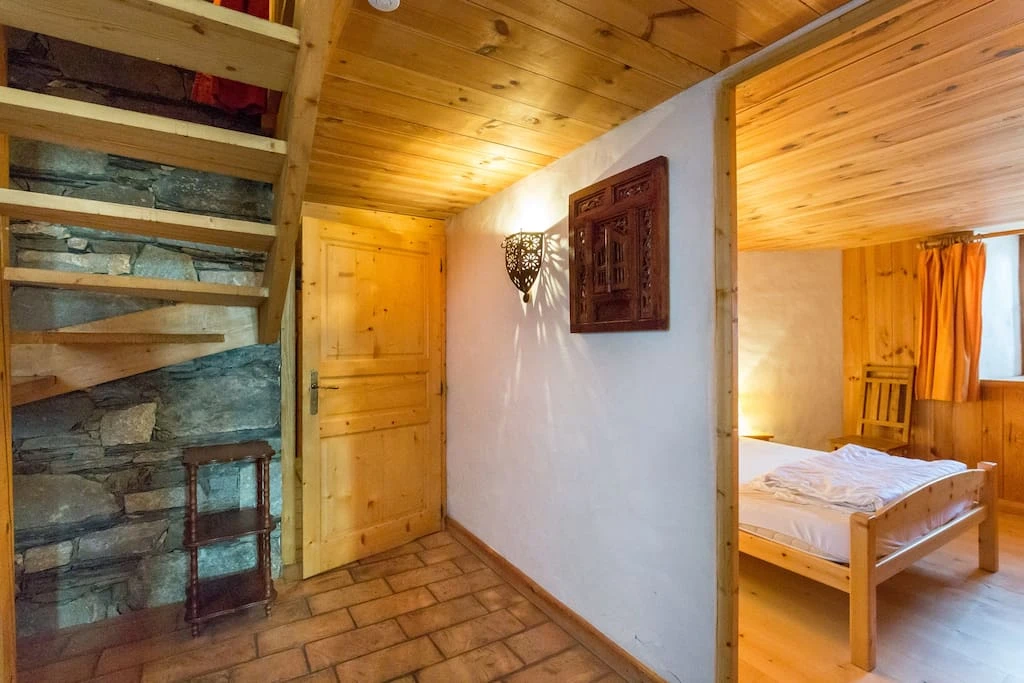 Grand beau chalet 22p. Jardin, Sauna, parking Vue plein sud
