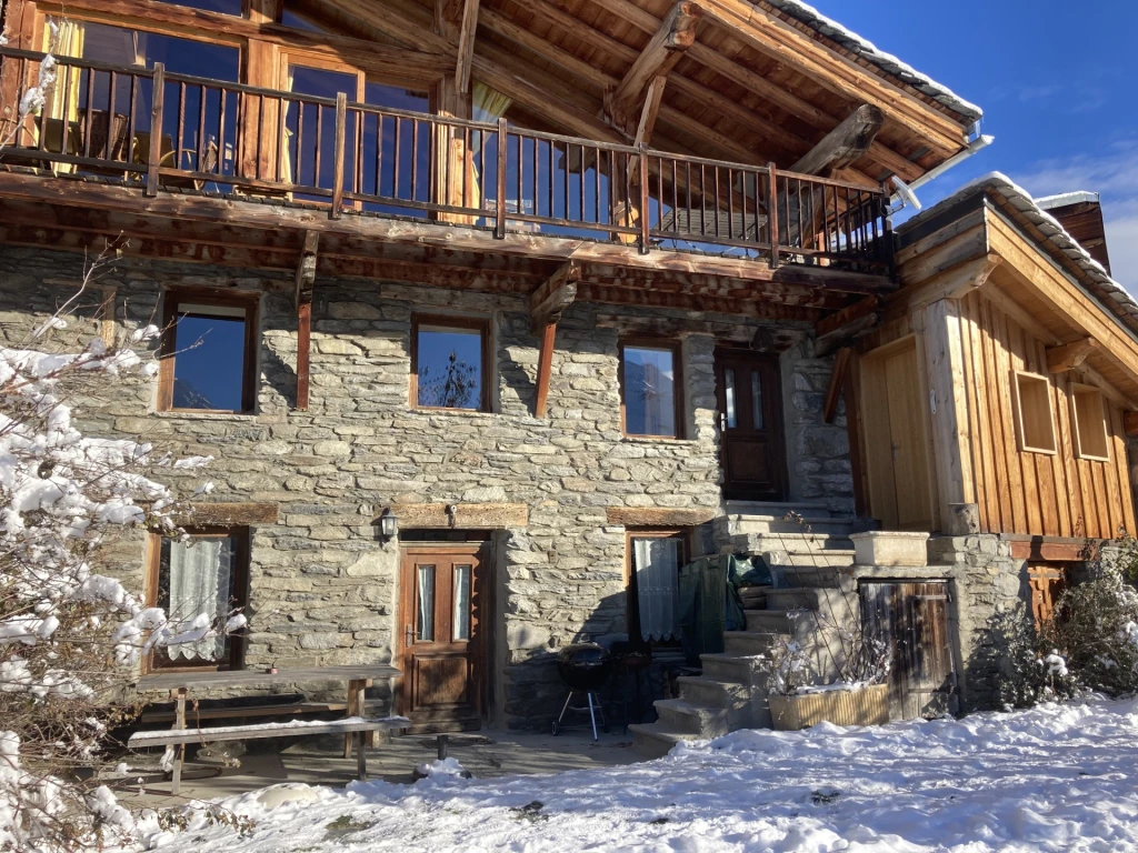 Grand beau chalet 22p. Jardin, Sauna, parking Vue plein sud