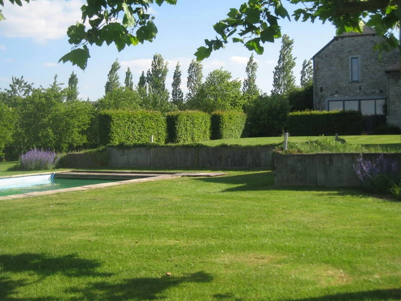 grand gîte 18 personnes, très grand living (salle de réception 40 personnes),piscine,pétanque