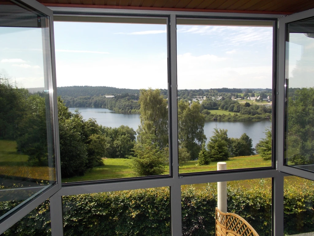 Maison de vacances très calme avec vue sur le lac    cote  sud