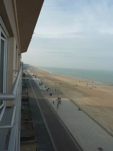 digue,dernier étage, 3 chambres, clair et spacieux