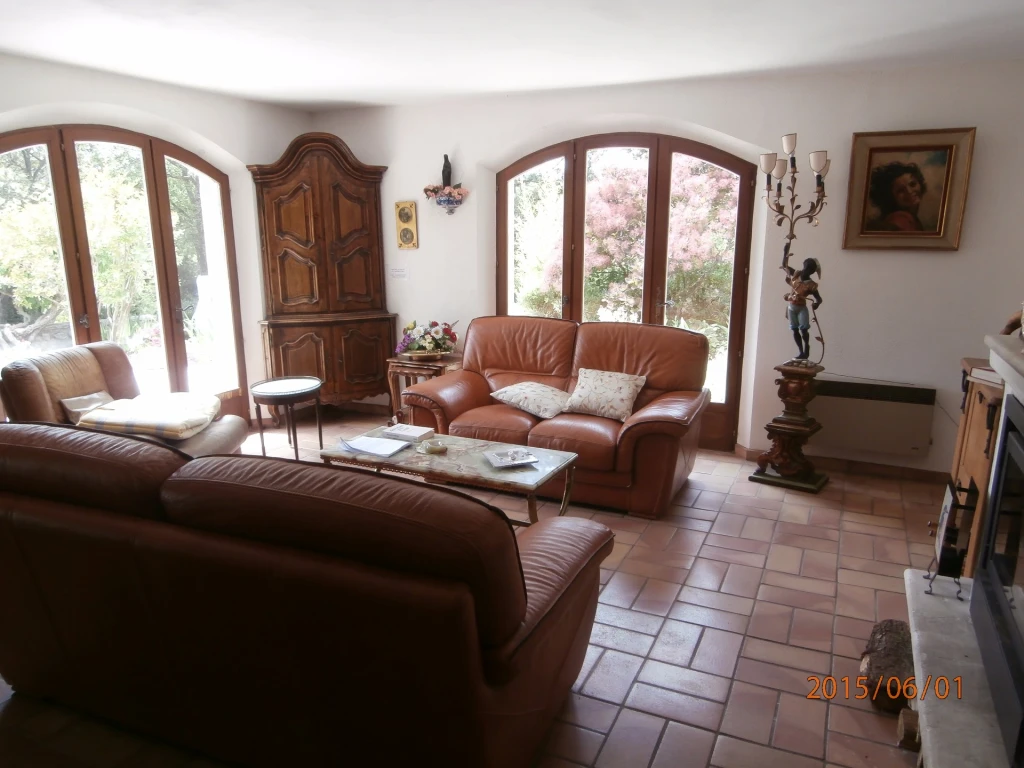 Location Provence Villa 10 pers.sur 5000m/carré cloturés, piscine privée, climatisation voir site personnel maslesoliviers.fr
