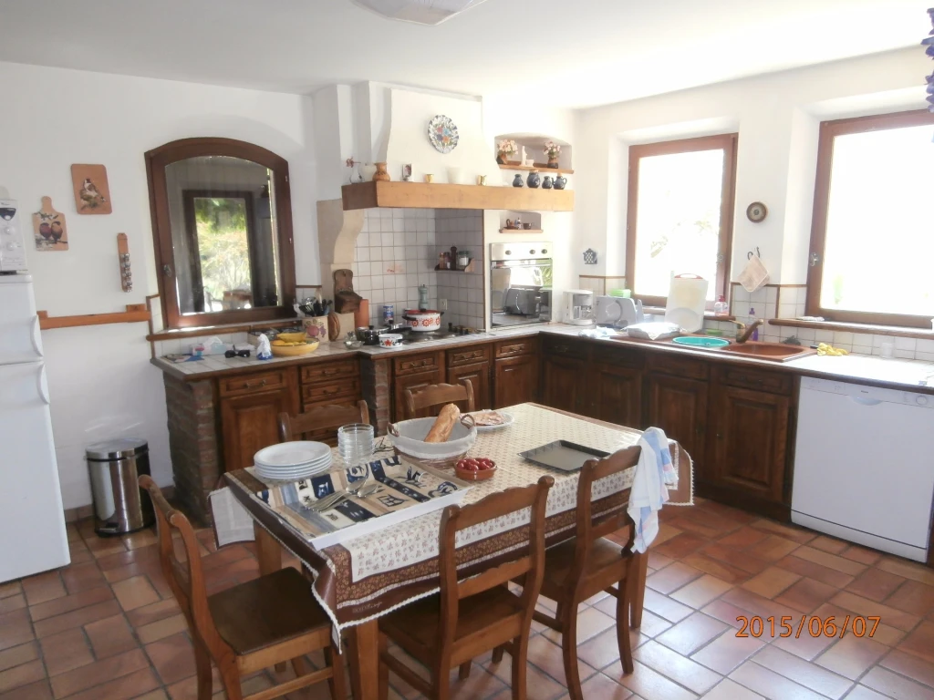 Location Provence Villa 10 pers.sur 5000m/carré cloturés, piscine privée, climatisation voir site personnel maslesoliviers.fr
