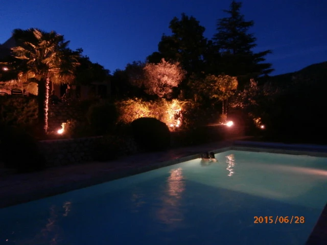 Location Provence Villa 10 pers.sur 5000m/carré cloturés, piscine privée, climatisation voir site personnel maslesoliviers.fr