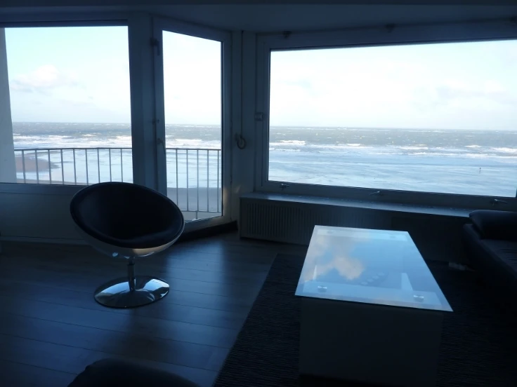 Appartement rénové 2 chambres (6 p) avec de belles vues sur la mer!
