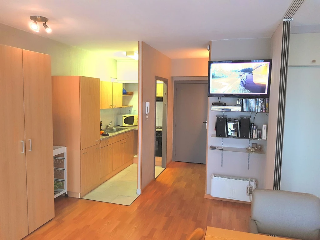 Appartement (rez) avec accès piscine couverte